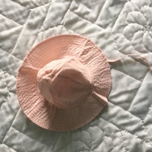 Bundle of 8 baby girl items! - Picture 2 of 16